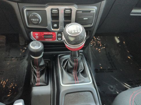 Used 2021 Jeep Wrangler Rubicon AWD/4WD image 19