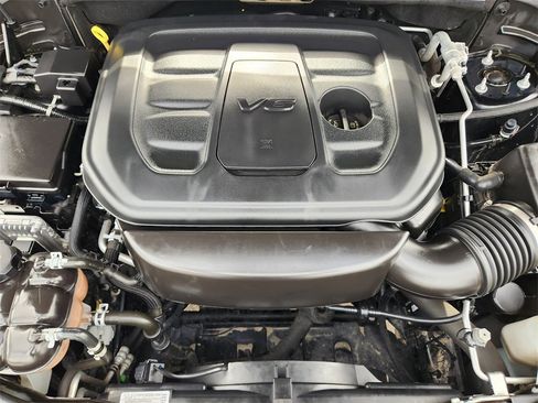 Used 2020 Jeep Grand Cherokee Limited image 34