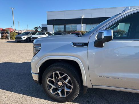 Used 2022 GMC Sierra 1500 SLT w/ X31 Off-Road Package image 9