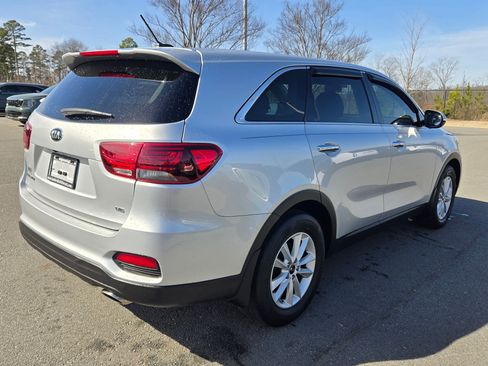 Certified 2019 Kia Sorento LX image 7