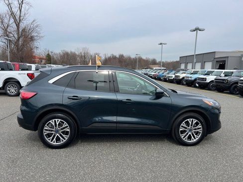 Certified 2022 Ford Escape SEL w/ Technology Package AWD/4WD image 6
