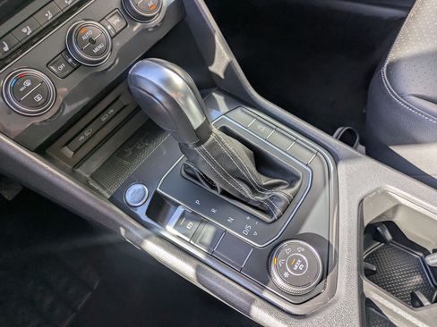 Used 2021 Volkswagen Tiguan SE w/ Panoramic Sunroof Package AWD/4WD image 29