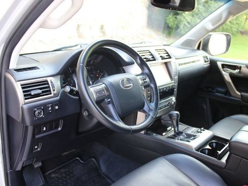 Used 2017 Lexus GX 460 AWD/4WD image 18