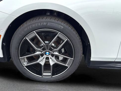 Used 2026 BMW 530i xDrive w/ Premium Package AWD/4WD image 16
