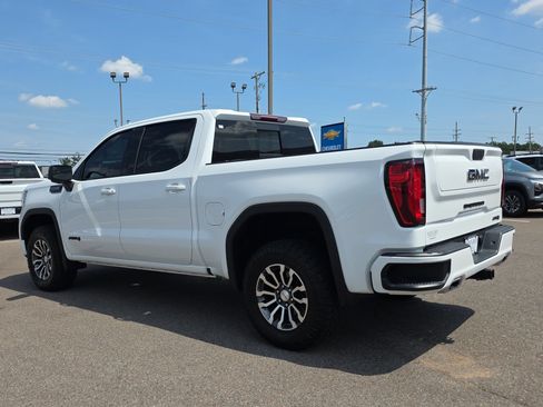 Used 2022 GMC Sierra 1500 AT4 w/ AT4 Preferred Package AWD/4WD image 3