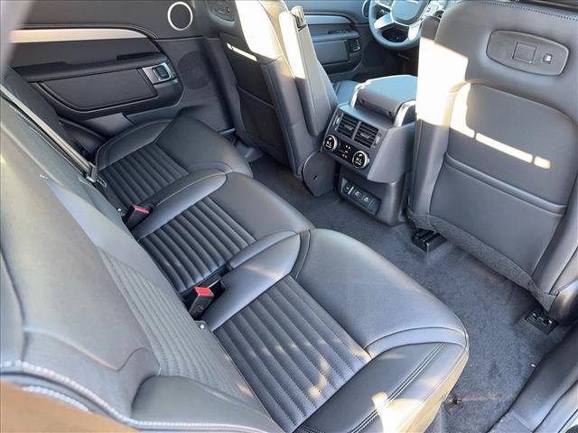 New 2025 Land Rover Discovery Dynamic SE AWD/4WD image 11