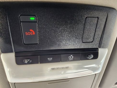 Used 2023 Nissan Rogue SV image 36