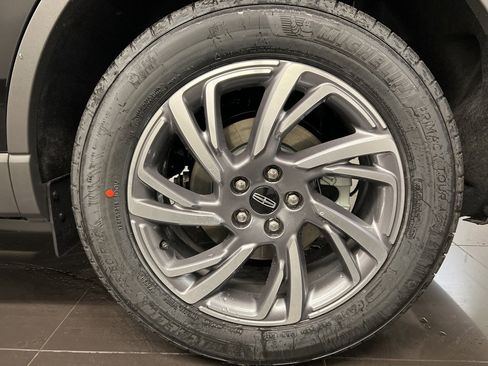 New 2026 Lincoln Corsair Premiere image 7