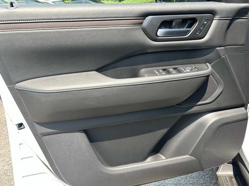 New 2026 Nissan Armada SL w/ Captain's Chari Seat Package AWD/4WD image 18