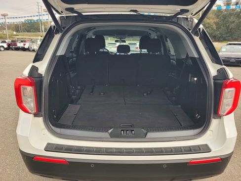 Certified 2022 Ford Explorer XLT image 8