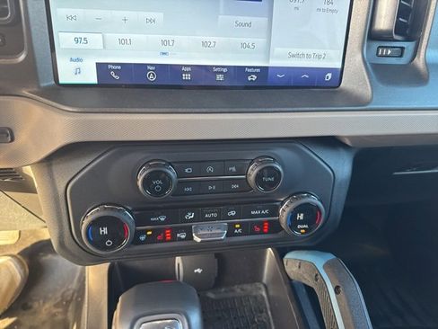 Used 2024 Ford Bronco Wildtrak image 17