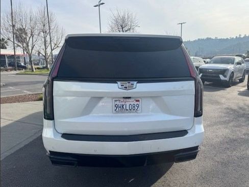 Used 2021 Cadillac Escalade ESV Premium Luxury image 7