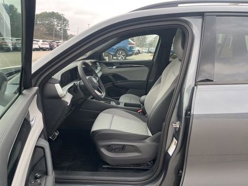 New 2026 Volkswagen Tiguan SE R-Line image 21