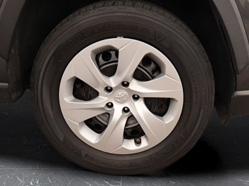Used 2023 Toyota RAV4 LE image 11