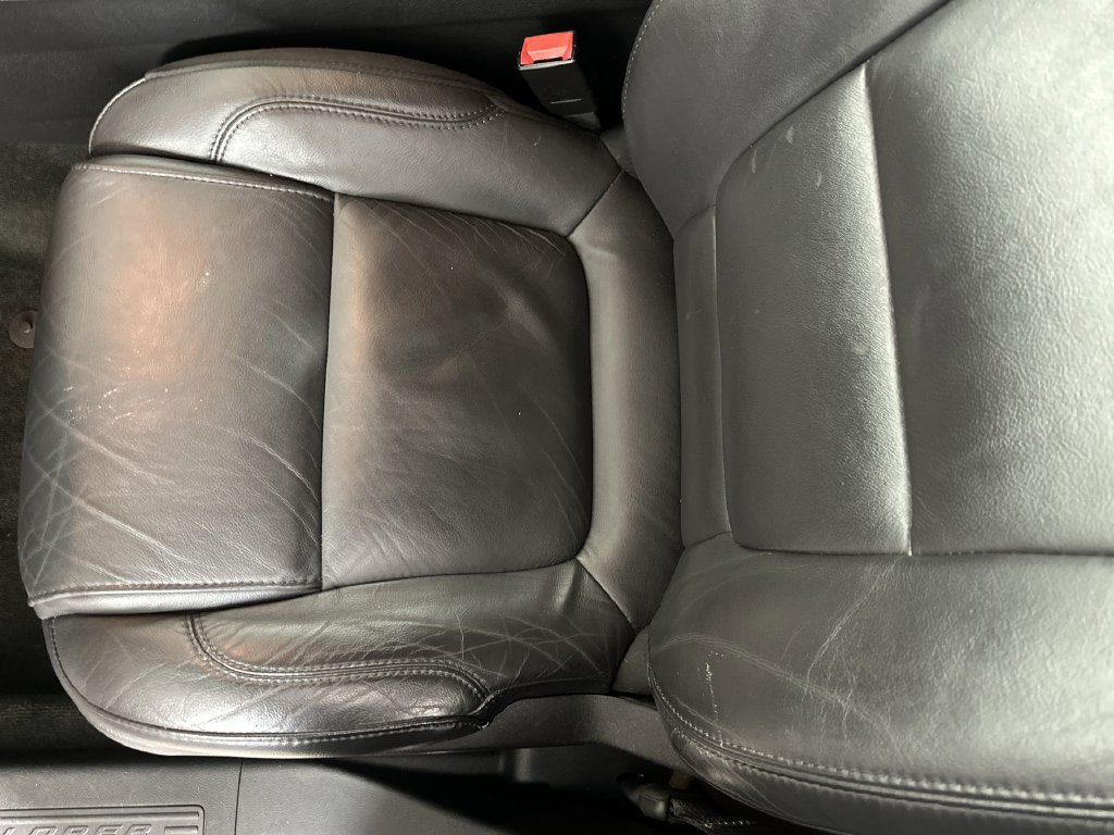 Used 2015 Ford Explorer XLT w/ Equipment Group 202B AWD/4WD image 22
