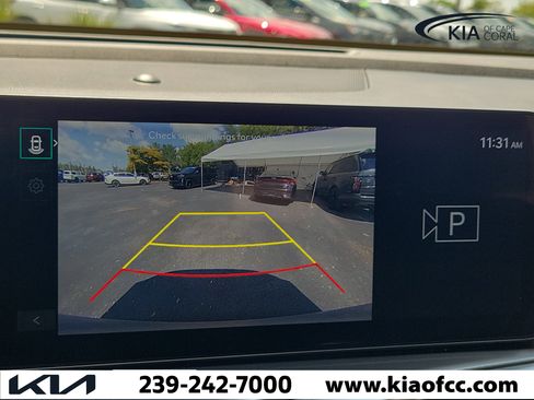 Certified 2025 Kia Sorento LX FWD image 27