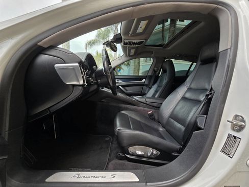 Used 2015 Porsche Panamera S w/ Premium Package image 21