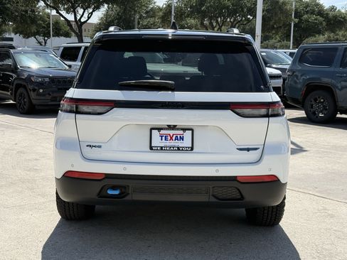 Used 2022 Jeep Grand Cherokee Trailhawk AWD/4WD image 6