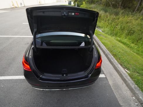 Used 2025 Mercedes-Benz C 300 4MATIC Sedan image 27