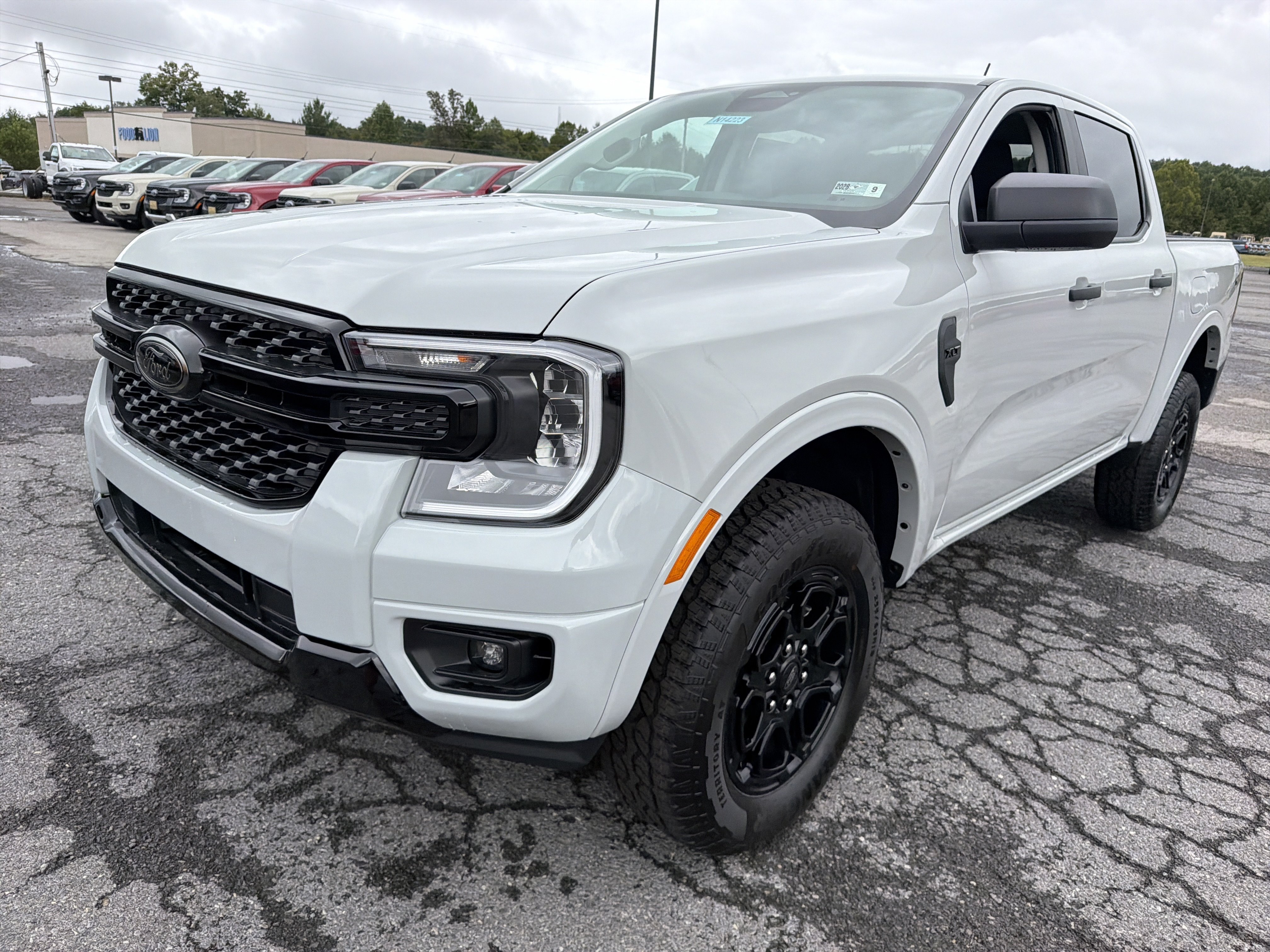 New 2026 Ford Ranger XLT w/ Black Appearance Package AWD/4WD image 11