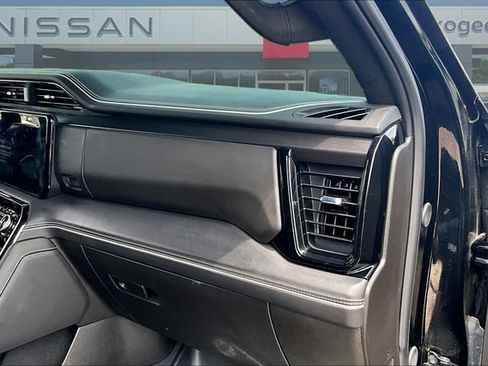 Used 2025 GMC Sierra 2500 AT4X AWD/4WD image 25