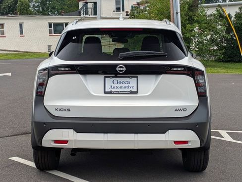 New 2025 Nissan Kicks SV w/ SV Premium Package image 5