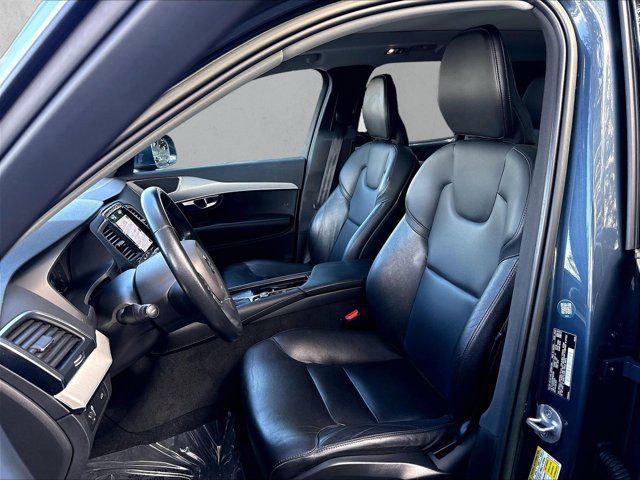 Used 2022 Volvo XC90 T5 Momentum FWD image 25