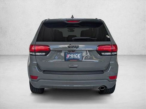 Used 2020 Jeep Grand Cherokee Altitude RWD image 7