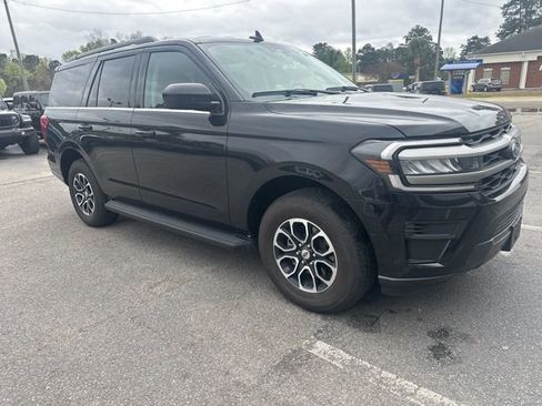 Used 2024 Ford Expedition XLT image 7