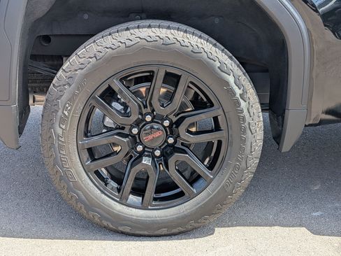 Used 2024 GMC Sierra 1500 Elevation w/ LPO, Elevation Black Package AWD/4WD image 11