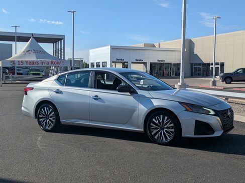 Certified 2024 Nissan Altima 2.5 SV image 6