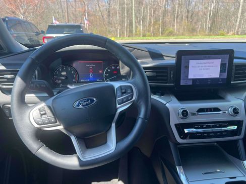 Used 2023 Ford Explorer XLT w/ Equipment Group 202A image 26
