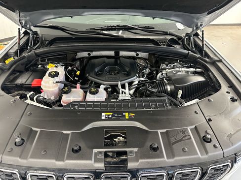 Used 2023 Jeep Grand Cherokee 4WD 4xe image 36