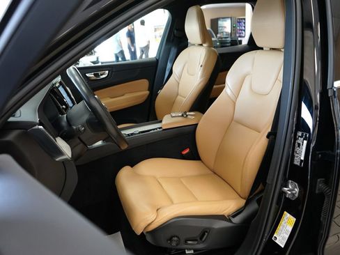 Used 2020 Volvo XC60 T6 Inscription w/ Protection Package AWD/4WD image 2