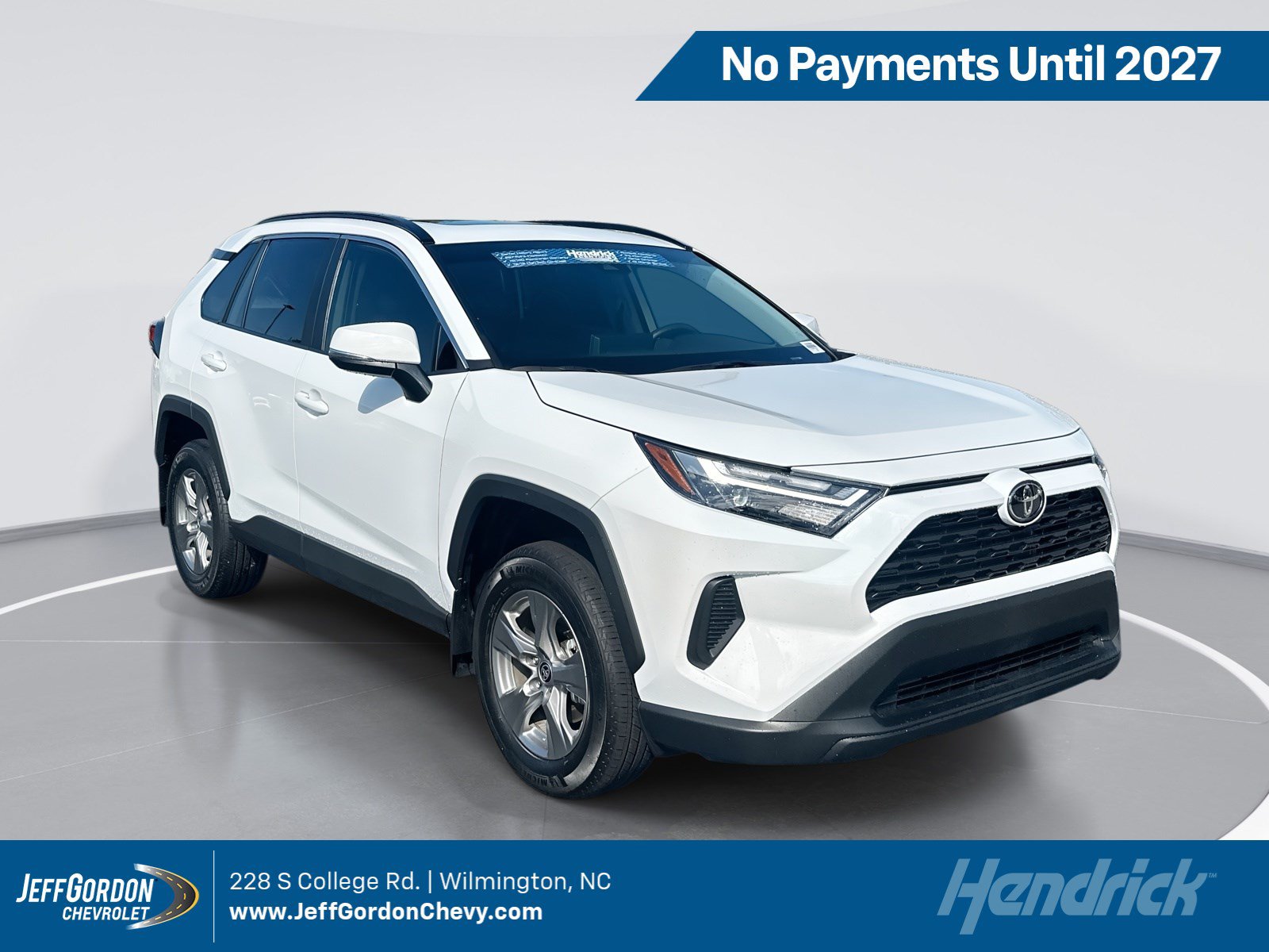 Used 2025 Toyota RAV4 XLE w/ Convenience Package FWD image 1