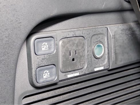 Used 2023 Rivian R1S Launch Edition AWD/4WD image 28