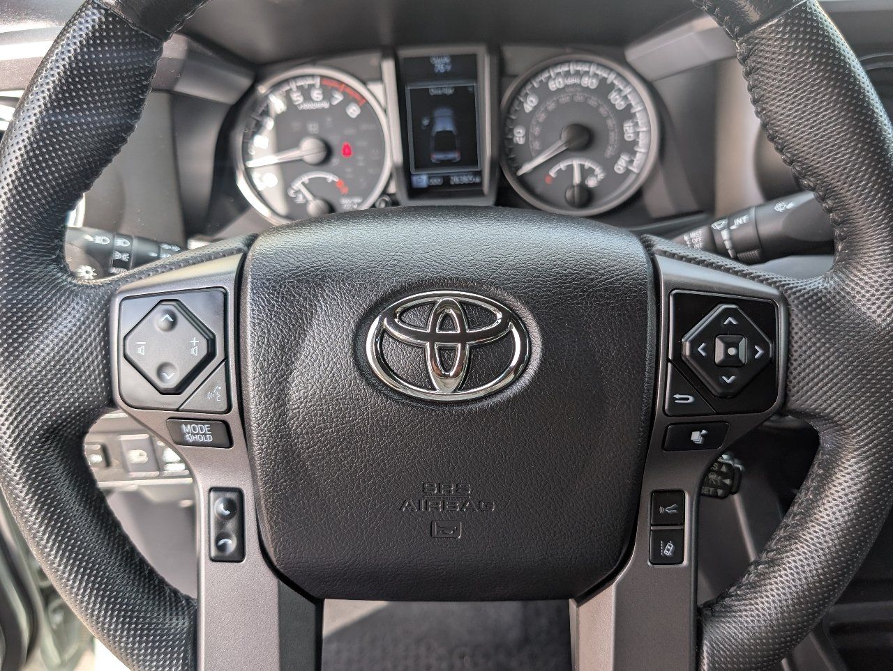 Used 2022 Toyota Tacoma TRD Sport w/ Technology Package AWD/4WD image 18