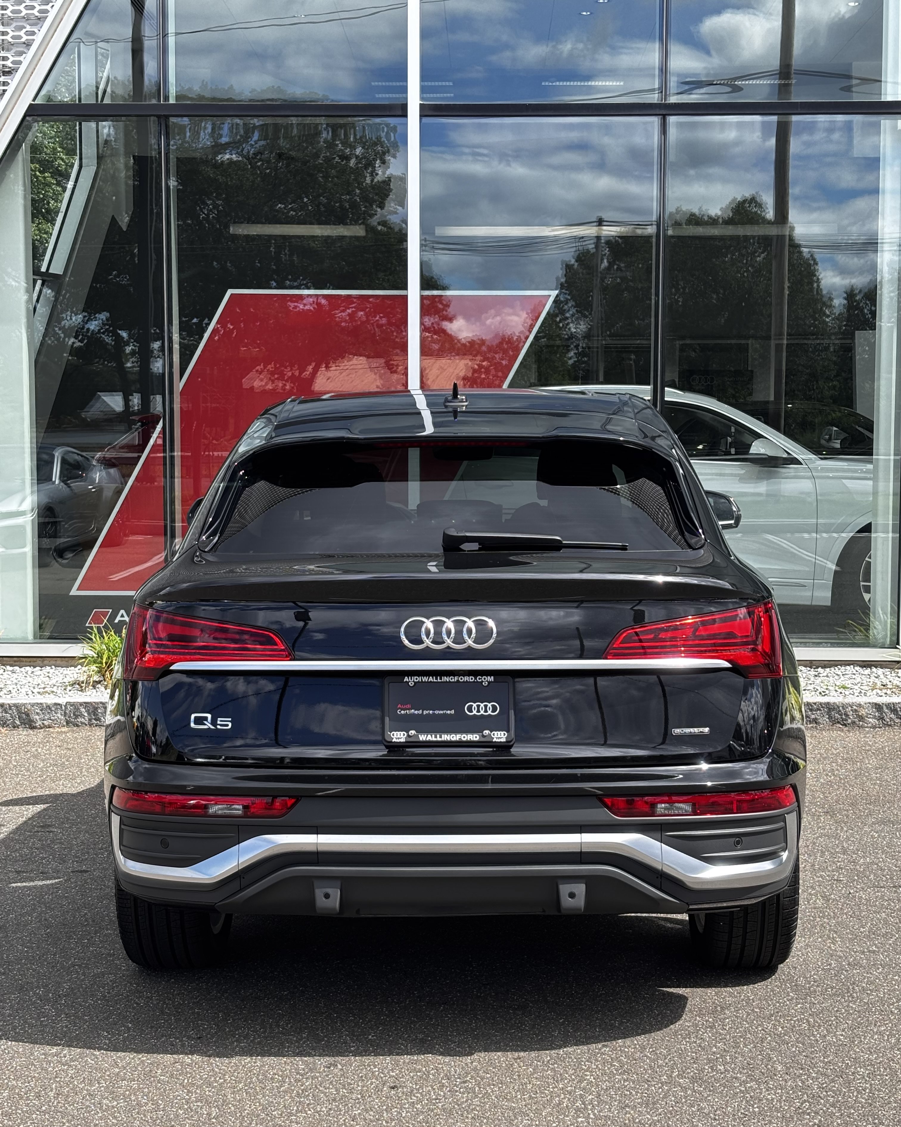 Certified 2025 Audi Q5 2.0T Premium Plus w/ Premium Plus Package AWD/4WD image 3