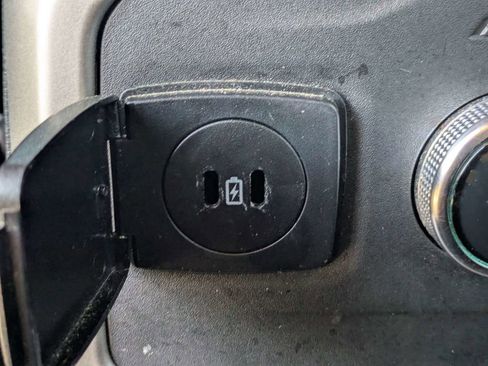 Used 2024 Ford Expedition Limited image 13