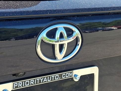 Used 2025 Toyota RAV4 XLE AWD/4WD image 30