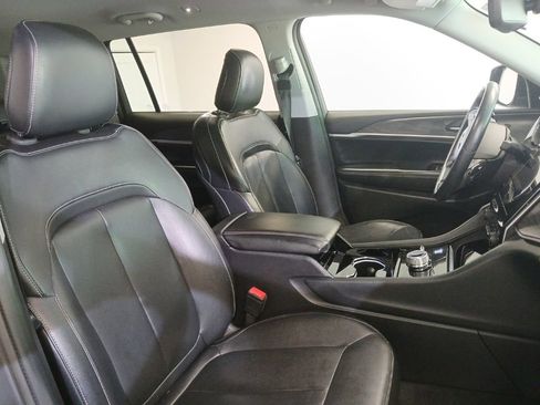 Used 2021 Jeep Grand Cherokee L Limited AWD/4WD image 13