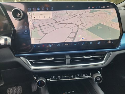 New 2026 Chevrolet Equinox EV LT image 31