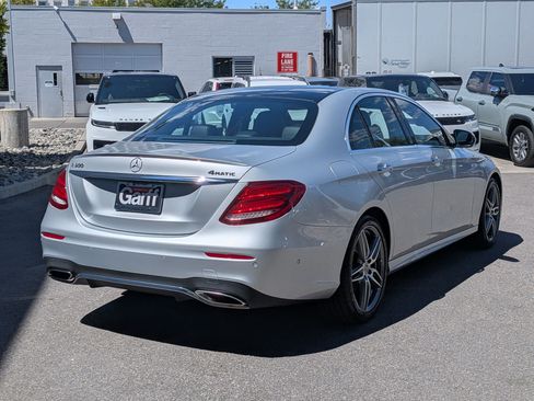 Used 2019 Mercedes-Benz E 300 4MATIC image 3