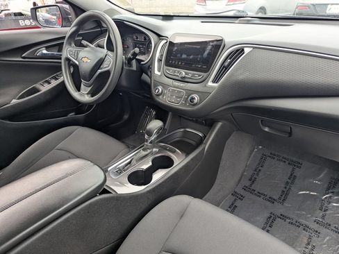 Used 2022 Chevrolet Malibu LT FWD image 33
