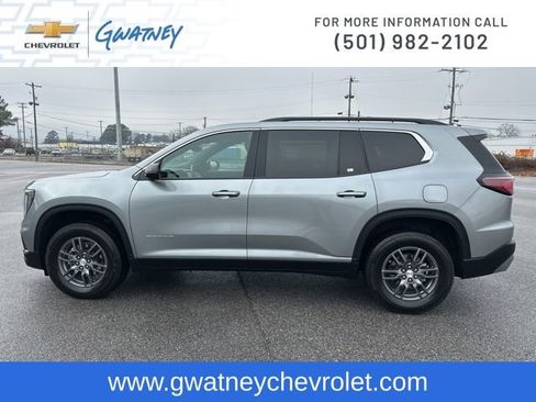 Used 2025 GMC Acadia Elevation image 8