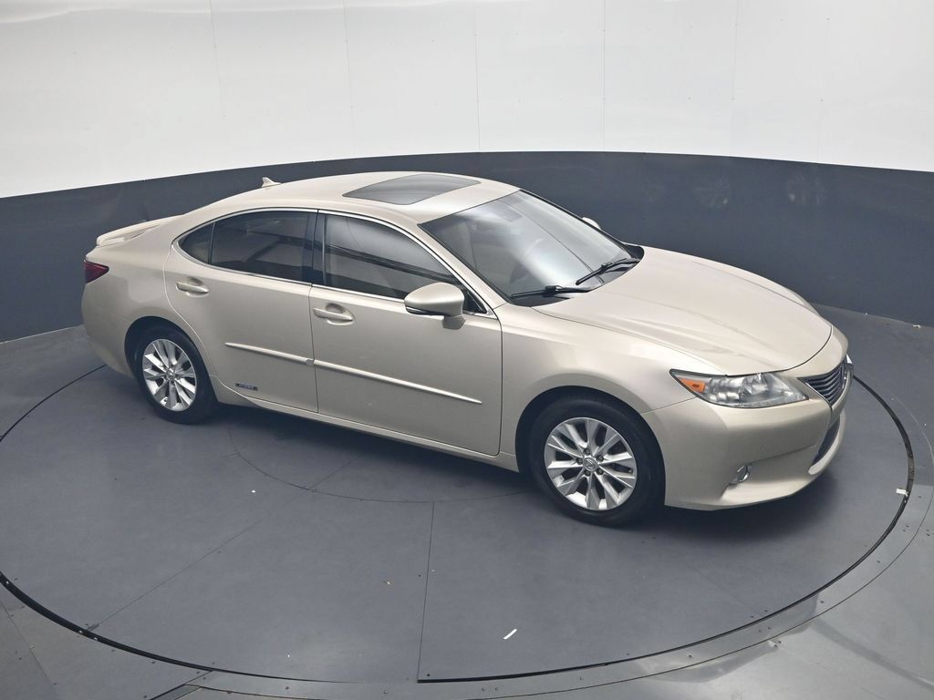 Used 2013 Lexus ES 300h w/ Luxury Pkg FWD image 18