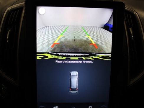 Used 2022 Ford Edge SEL image 4