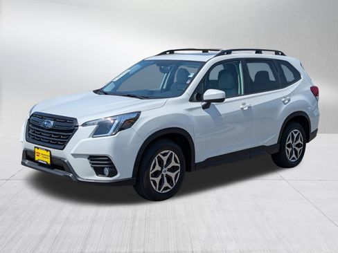 Used 2022 Subaru Forester Premium AWD/4WD image 3