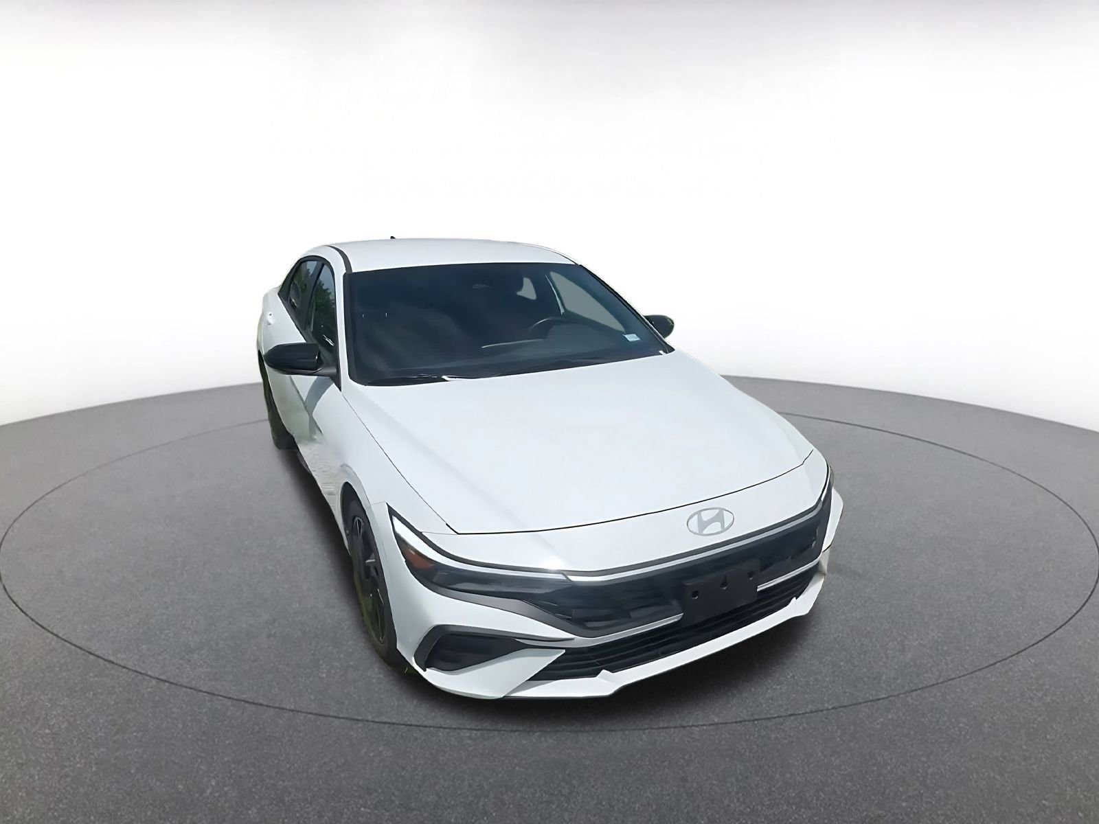 Used 2026 Hyundai Elantra Sport FWD image 3