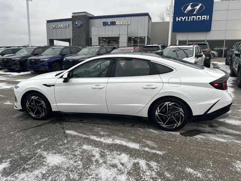 Used 2024 Hyundai Sonata SEL w/ Convenience Package image 9